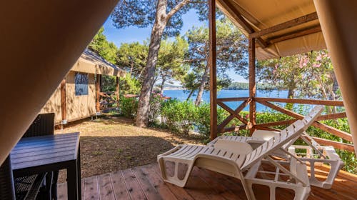 Camping Village Poljana - Lux-Glamptent - Odmor na Malom Lošinju, Mali Lošinj, Hrvatska - 180 EUR - 3x noćenje u Adria Glamping Tent za do 6 osoba (4 odrasle osobe i 2 djece do 11,99 godina), Korištenje struje, plina i vode