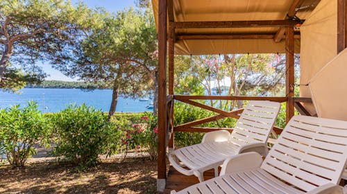 Camping Village Poljana - Lux-Glamptent - Odmor na Malom Lošinju, Mali Lošinj, Hrvatska - 299 EUR - 5x noćenje u Adria Glamping Tent za do 6 osoba (4 odrasle osobe i 2 djece do 11,99 godina), Korištenje struje, plina i vode