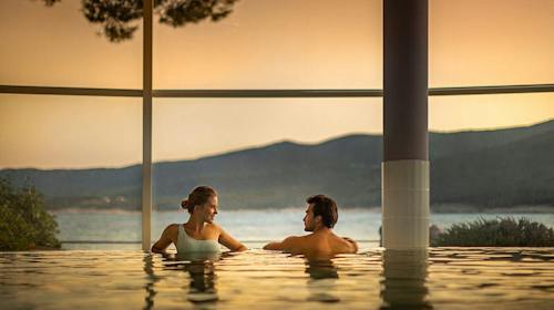 Valamar Sanfior Hotel - Vrhunsko opuštanje za parove uz more u šarmantnom Rapcu, Rabac, Hrvatska - 253 EUR - 2x noćenje u sobi „Room for 2“ za 2 osobe, Polupansion s uključenim bezalkoholnim negaziranim pićima iz šankomata tijekom obroka