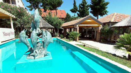 Tribunia Beach Hotel - Pozdrav ljetu u Tribunju, Tribunj, Hrvatska - 449 EUR - 5x noćenje u dvokrevetnoj sobi ili apartmanu (ovisno o raspoloživosti) za 2 osobe, Polupansion