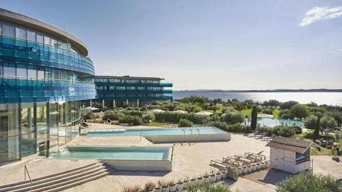 Falkensteiner Hotel & Spa Iadera - Vrhunski odmor u Dalmaciji tijekom tjedna, Petrčane, Hrvatska - 438 EUR - 2x noćenje u dvokrevetnoj Superior sobi s pogledom na park za 2 osobe, Doručak