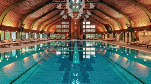 NaturMed Hotel Carbona - Obiteljski jesenski wellness odmor, Heviz, Mađarska - 368 EUR - 2x noćenje u Standard dvokrevetnoj plus sobi za 2 osobe (1 dijete do 11,99 godina besplatno), Polupansion (doručak i večera)