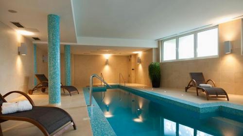 Hotel Rotondo ili Rotondo Annex - Obiteljski jesenski odmor u Trogiru, Seget Donji, Hrvatska - 266 EUR - 2x noćenje u dvokrevetnoj Standard sobi za 2 osobe (1 dijete do 12 godina besplatno), Polupansion