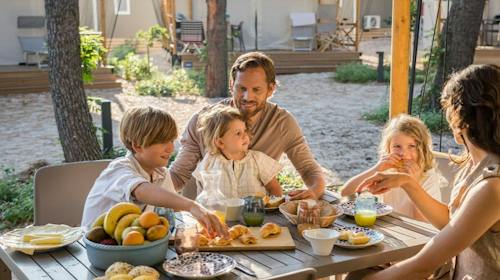 Falkensteiner Premium Camping Zadar - Jesenski wellness odmor uz more uz uključen doručak, Zadar, Hrvatska - 290 EUR - 2x noćenje u Family Home mobilnoj kućici u neposrednoj blizini mora za 4 osobe (1 dijete do 11,99 godina besplatno), Doručak