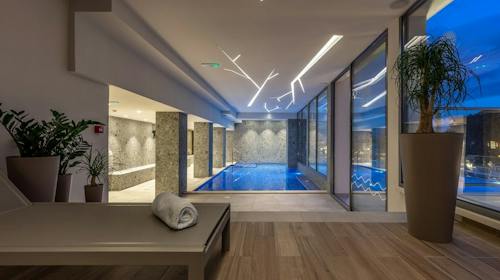 Hotel Malin - Odmor tijekom tjedna s uključenim wellnessom i masažom na Krku, Malinska, Hrvatska - 356 EUR - 2x noćenje u Standard dvokrevetnoj sobi s balkonom za 2 osobe, Polupansion