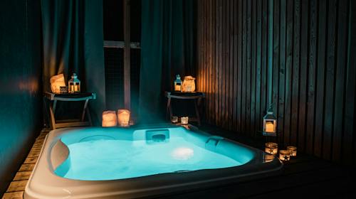 Chocolate Village - Luksuzan glamping s privatnim jacuzzijem, Maribor, Slovenija - 430 EUR - 2x noćenje u luksuznoj glamping kućici Trinitario s jacuzzijem za 2 osobe, Bogat doručak (dostavljen u kućicu; izbor između četiri vrste doručka)