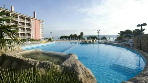 Aquapark Hotel Žusterna - Odmor tik uz more, Koper, Slovenija - 219 EUR - 2x noćenje u dvokrevetnoj sobi s balkonom za 2 osobe, Neograničeno korištenje bazena i atrakcija u Aquaparku Žusterna (i na dan odlaska)