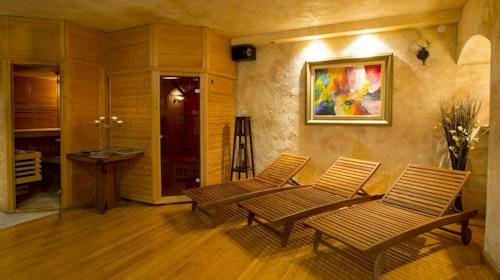 Hotel Medno - Korištenje saune u trajanju od 2 sata za 1 osobu, Medno, Ljubljana, Slovenija - 15 EUR - Korištenje saune u trajanju od 2 sata (zajedničko korištenje finske i infracrvene saune uz čaj i vodu) za 1 osobu, Ručnik ili plahta po osobi
