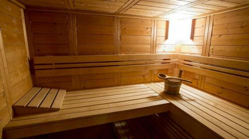 Hotel Medno - Korištenje saune u trajanju od 2 sata za 2 osobe, Medno, Ljubljana, Slovenija - 29,90 EUR - Korištenje saune u trajanju od 2 sata (zajedničko korištenje finske i infracrvene saune) za 2 osobe, Ručnik ili plahta po osobi