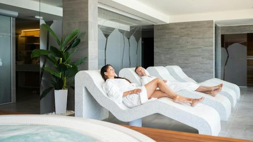 Hotel Pinija - Buđenje za dvoje u novoj wellness oazi uz puni pansion - Posebna akcija, Petrčane, Hrvatska - 229 EUR - 2x noćenje u dvokrevetnoj Classic sobi za 2 osobe, Puni pansion