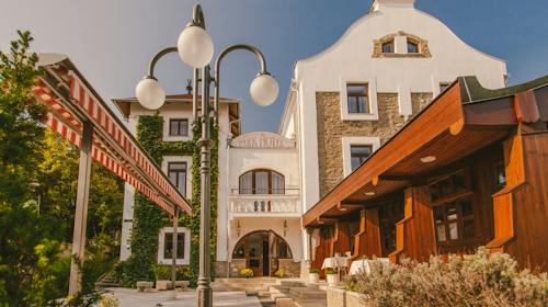 Park Hotel Heviz - Jedinstveno retro iskustvo, Hévíz, Mađarska - 326 EUR - 3x noćenje u dvokrevetnoj Standard sobi za 2 osobe, Polupansion