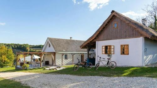 Goričko Resort - Jesensko-zimsko opuštanje u Konopljinoj kućici, Križevci, Slovenija - 372 EUR - 3x noćenje u Konopljinoj kućici za 2 osobe, Doručak