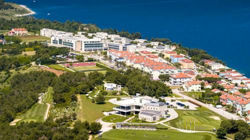 Rezidencija Skiper - Obiteljski odmor tijekom tjedna, Savudrija, Hrvatska - 220 EUR - 2x noćenje u Deluxe Suite Imperial (4+2) apartmanu za 4 osobe (2 djece do 13,99 godina besplatno), Neograničeno korištenje teniskih terena i opreme
