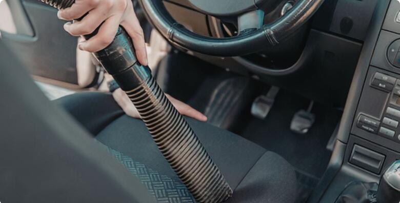 Kompletan paket za čist auto - kemijsko čišćenje sjedala i vrata + vanjsko pranje i premaz tekućim voskom u Auto centru Jimmy