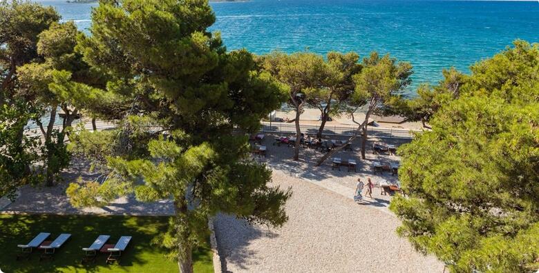 POSEBNA PONUDA! VODICE, Villa Arausana & Antonina 4* - 3 noćenja s polupansionom za 2 odraslih i 1 dijete do 14,99 g. + GRATIS paket za 1 dijete do 2,99 g.