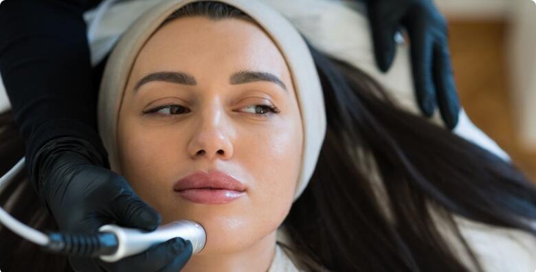 HydraFacial tretman - osvježavajući tretman koji uklanja nečistoću i masnoće u Studiju ljepote Manuela