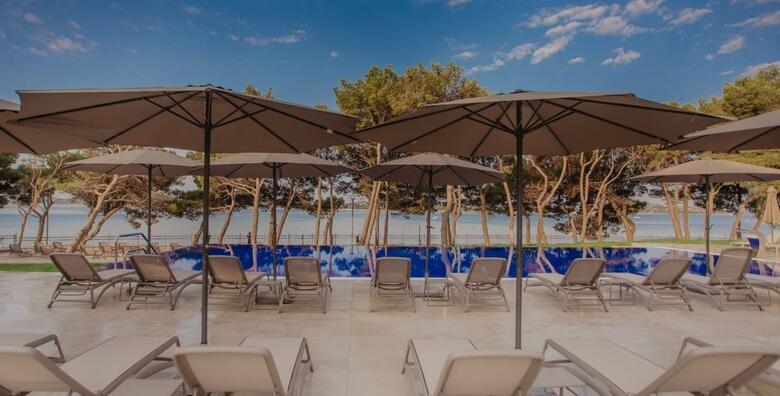 POSEBNA PONUDA! Hotel Punta 4*, Vodice - 2 ili 3 noćenja s ALL INCLUSIVE LIGHT uslugom za 2 odrasle osobe i do 2 djece + korištenje bazena i sauna