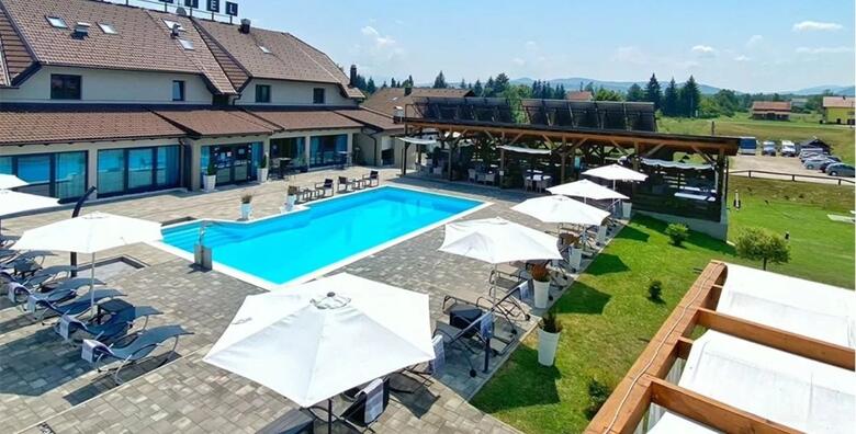 Vikendi na Plitvičkim jezerima - opuštanje uz 1 noćenje s doručkom za dvoje, privatni wellness paket sa saunom i jacuzzijem u 16 Lakes Hotel 4*