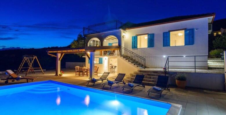 Seget Vranjica, Trogir - 1 noćenje za do 6+2 osobe u kući za odmor Flower villa 3* s privatnim bazenom